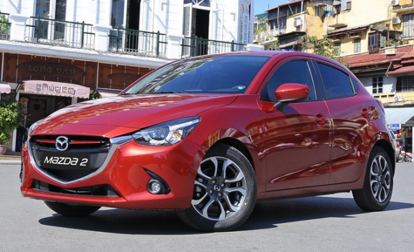 Thị trường ô tô tháng 4: Hai phiên bản Mazda 2 tăng giá 30 triệu đồng