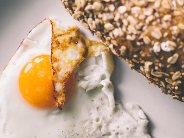 6 kiểu ăn trứng cực tai hại chị em cẩn thận kẻo rước bệnh
