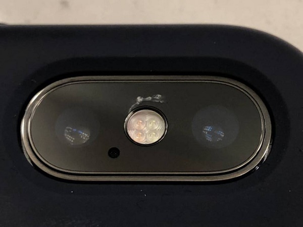 Hàng loạt mặt kính camera iPhone X bị nứt, phí sửa bằng tiền mua iPhone 7