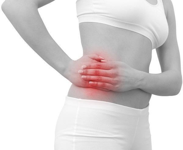  Đau bụng bên phải thường là dấu hiệu của viêm ruột thừa. (Ảnh minh họa) 