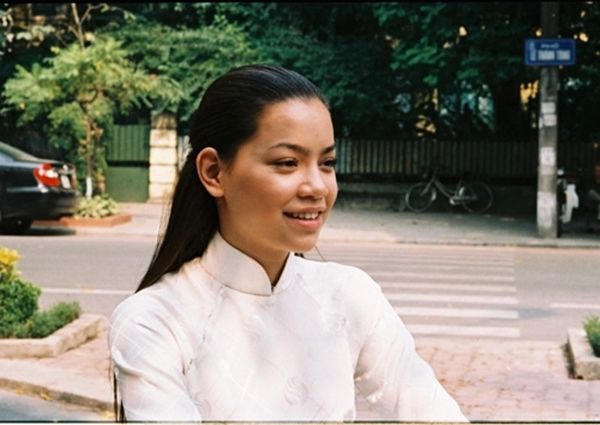 Những mối tình đầu năm 16, 17 tuổi đầy nước mắt của sao Việt