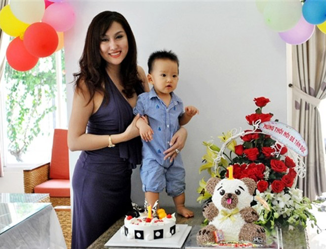 Phi Thanh Vân tố chồng cũ không chu cấp tiền nuôi con sau khi ly hôn