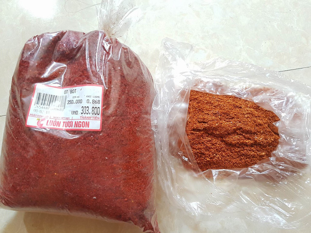 Sau công bố “ớt bột chứa chất gây ung thư”: Nhiều chợ Hà Nội vẫn tràn lan ớt không rõ nguồn gốc xuất xứ