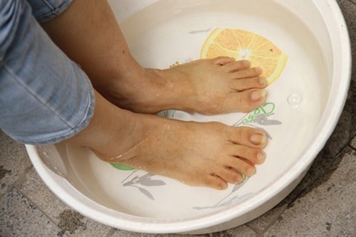 5 cách khử mùi hôi giày trong mùa hè bạn cần nhớ