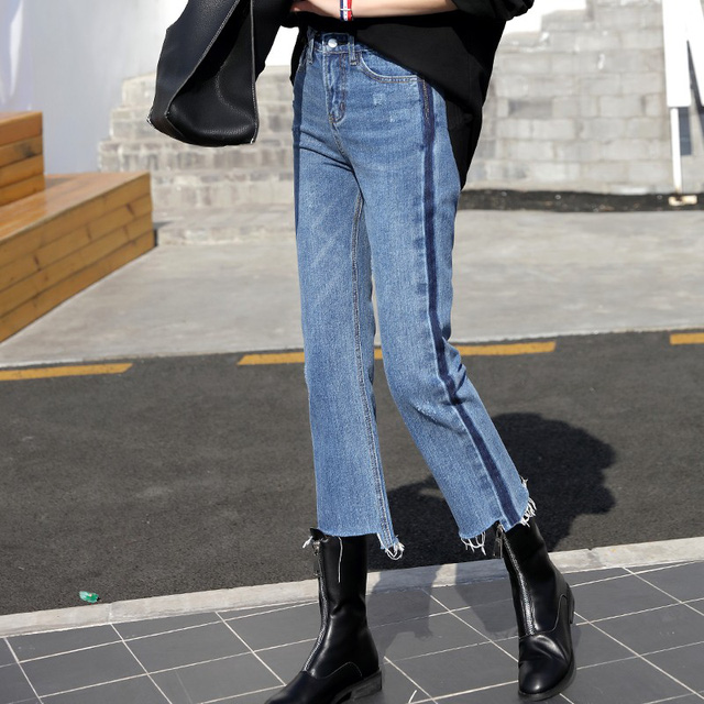 7 mẫu quần jeans 'siêu chuẩn' cho cô nàng nấm lùn