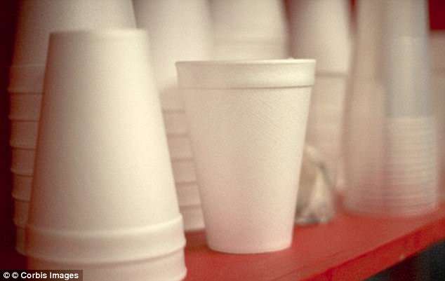 Bao bì nhựa, cốc dùng một lần, cao su có thể gây ung thư cho người dùng