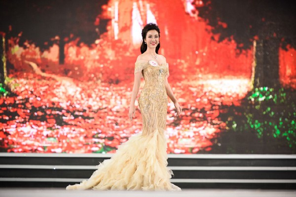 Đỗ Mỹ Linh: Từ nhân viên bán hàng hàng quần áo đến nữ giám khảo trẻ nhất lịch sử Hoa hậu Việt Nam