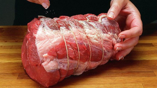 Từ vụ nhập viện vì ăn thịt lợn cất trữ trong tủ lạnh, chuyên gia chỉ rõ điều tuyệt đối cần tránh