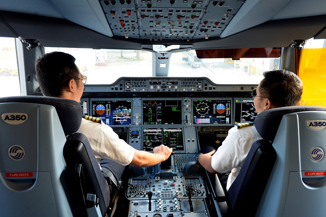 Vụ phi công Vietnam Airlines đồng loạt xin nghỉ việc: Bài học cho cả đôi bên