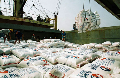 Xuất khẩu gạo khởi sắc, tiêu - cao su gặp khó về thị trường