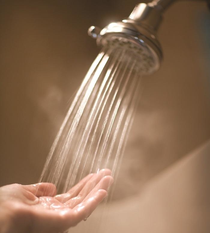 7 điều phụ nữ thông minh thường làm trước và trong khi tắm