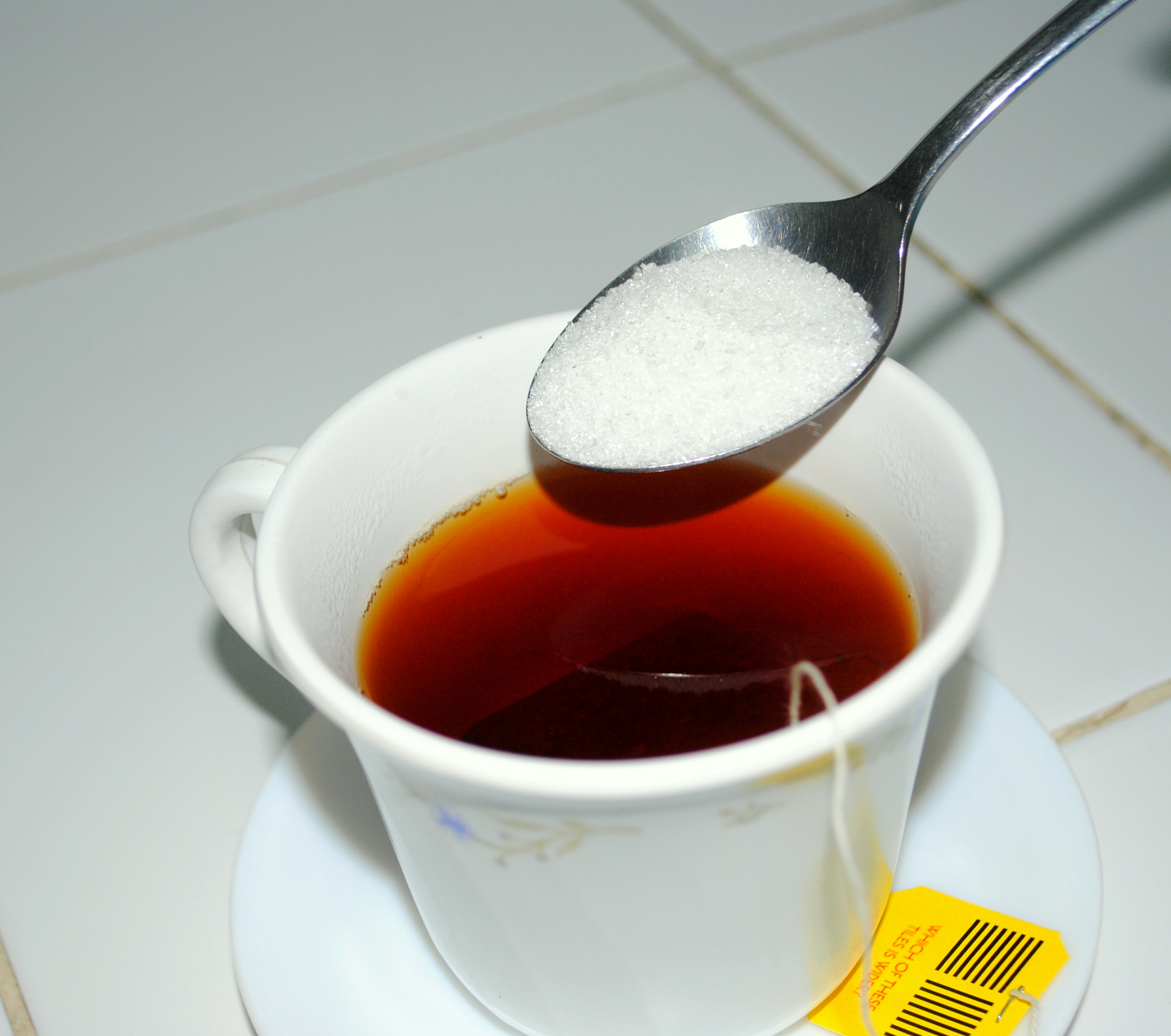 Chỉ thêm 2 muỗng đường vào trà, nguy cơ mắc Alzheimer của bạn tăng 54%