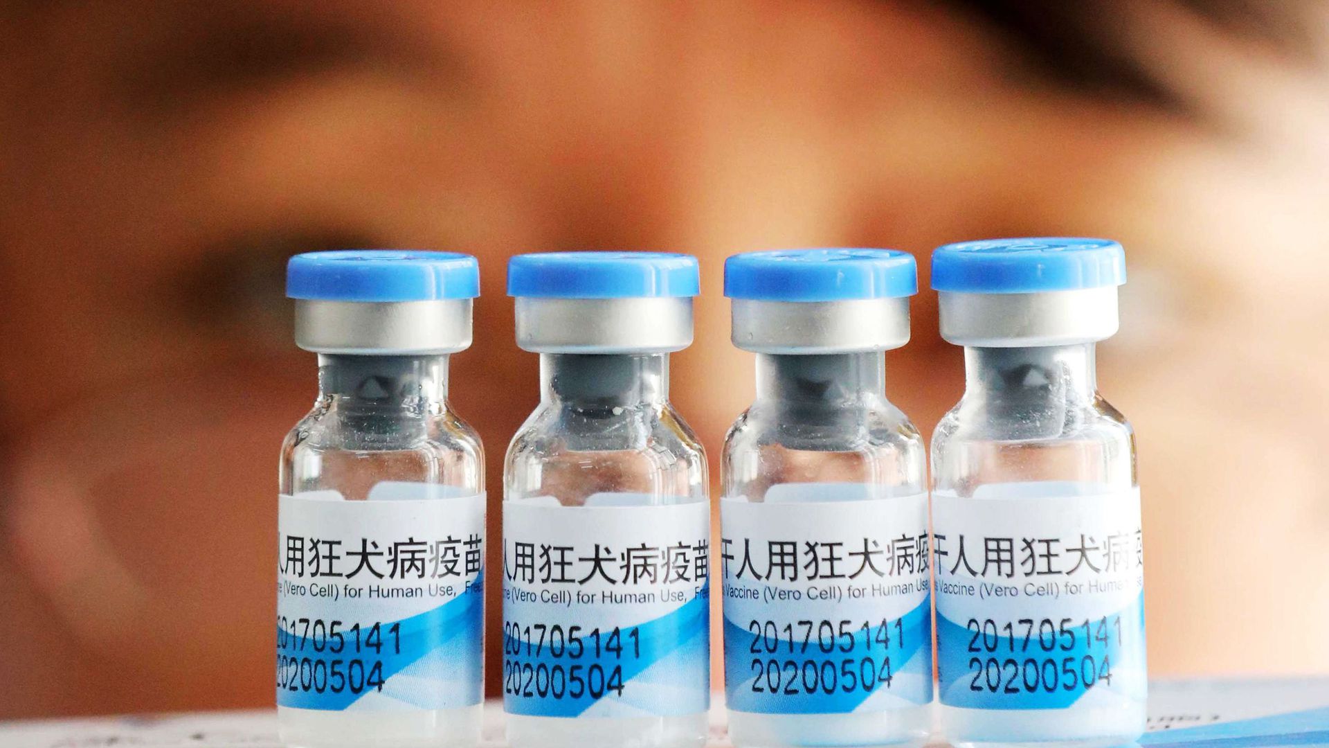 Trung Quốc: Hàng trăm nghìn lọ vắc-xin giả được cung cấp cho trẻ em gây phẫn nộ dư luận
