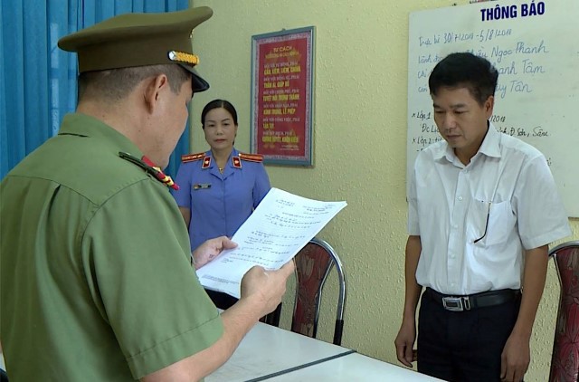 Chân dung vị Phó giám đốc Sở GD&ĐT Sơn La bị khởi tố trong vụ 