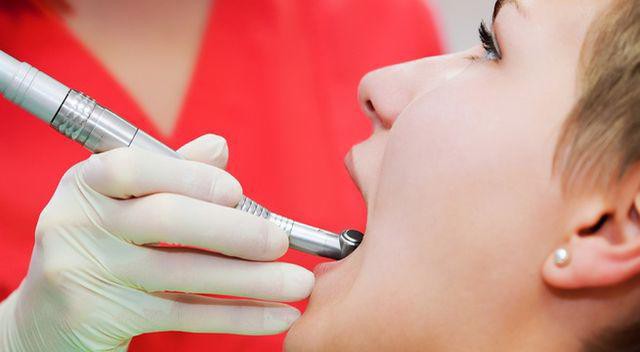 Nhiệt miệng mãi không khỏi, đi khám phải cắt 1/2 lưỡi: cách phân biệt ung thư và nhiệt miệng
