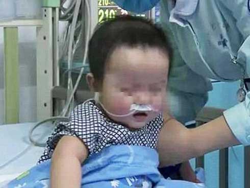 Bé 3 tuổi chết vì suy gan do cha dại dột cho con uống thứ rất kị trẻ nhỏ