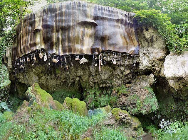 Giếng hóa đá ở Anh, điểm đến kỳ lạ khiến nhiều người đổ xô tìm đến