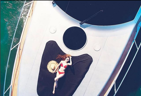 Bức ảnh nổi tiếng của Jolie Nguyễn được trang Instagram hội con nhà giàu thế giới ca ngợi