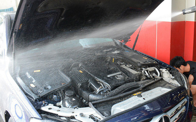 Những sai lầm khi rửa xe bằng máy rửa xe cao áp có thể giết chết động cơ!