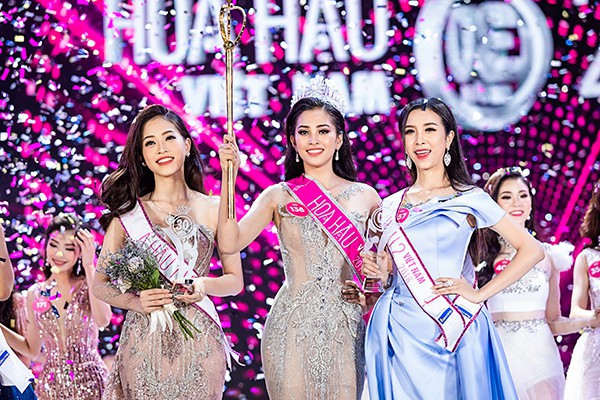 Thầy giáo chính thức lên tiếng về môn Văn dưới 5 điểm của tân Hoa hậu Trần Tiểu Vy