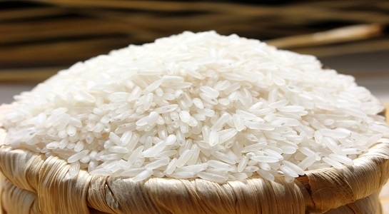 Vật dụng phong thủy đặt trong hũ gạo giúp gia đình làm ăn phát đạt
