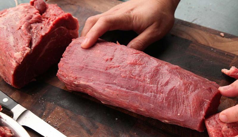 Những cách phân biệt thịt bò thật và giả