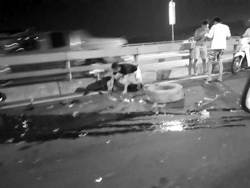 Sau khi lên Facebook cảnh báo việc nổ lốp xe trên cầu Nhật Tân, tài xế xấu số vẫn bị xe khách tông tử vong