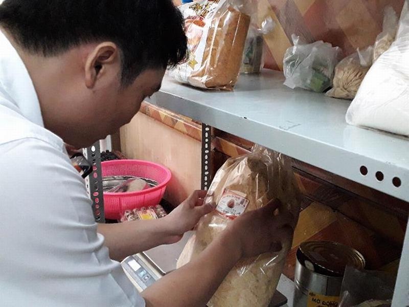 Vụ ngộ độc khi ăn bánh mì chà bông: Cơ sở cung cấp bánh mì không đủ điều kiện ATTP