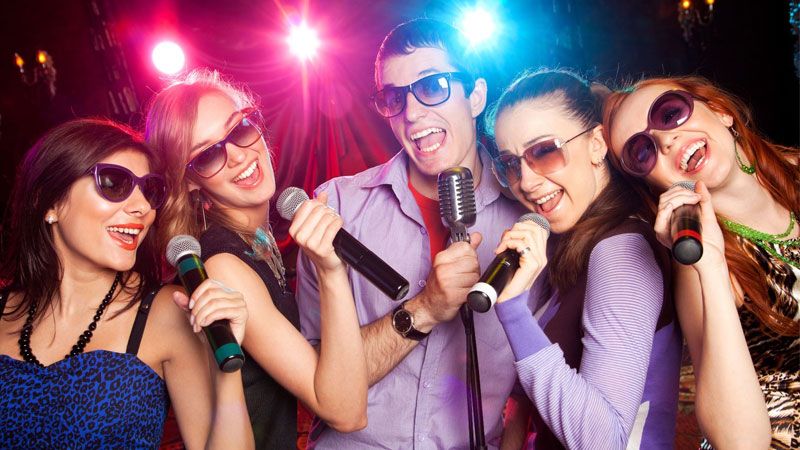 nguy-co-mac-benh-duong-ruot-da-day-vi-hat-karaoke