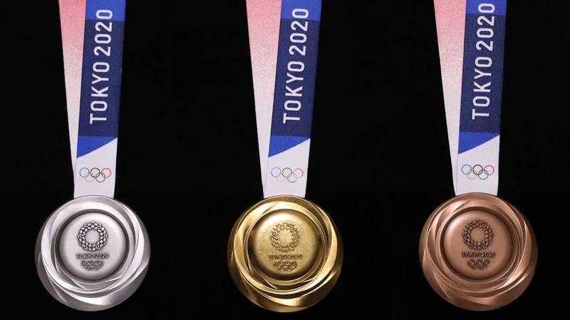 can-canh-bo-huy-chuong-olympic-tokyo-2020-duoc-lam-tu-rac-thai-moi-ra-mat