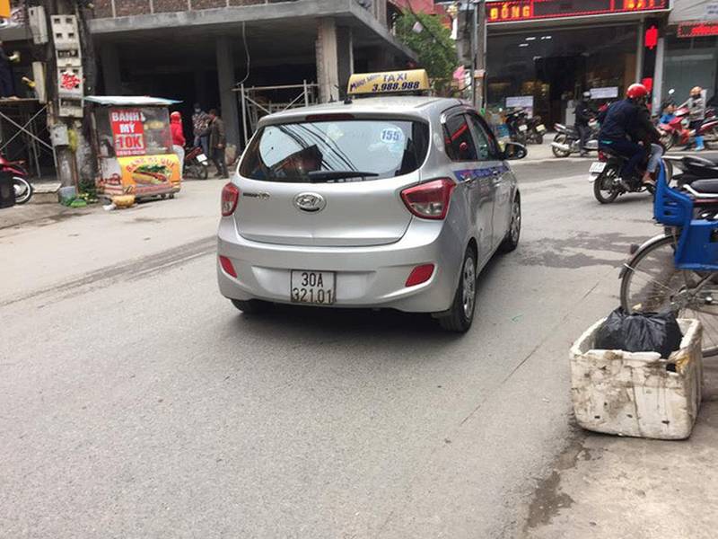 duoi-viec-tai-xe-taxi-sau-vu-chat-chem-khach-tay-3-trieu-cho-quang-duong-17km