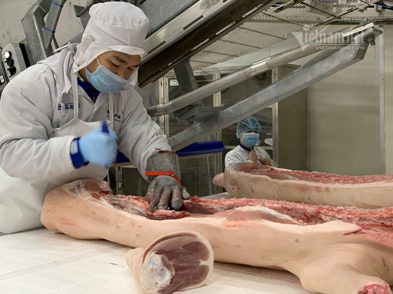 Thịt lợn giá tăng kỷ lục, khuyên dân tìm loại thịt khác để ăn - Ảnh 2.