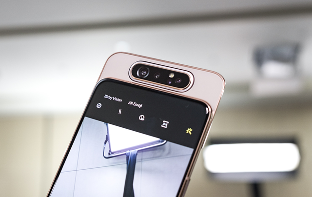 Những mẫu smartphone cận cao cấp đáng chú ý năm 2019 - Ảnh 4.
