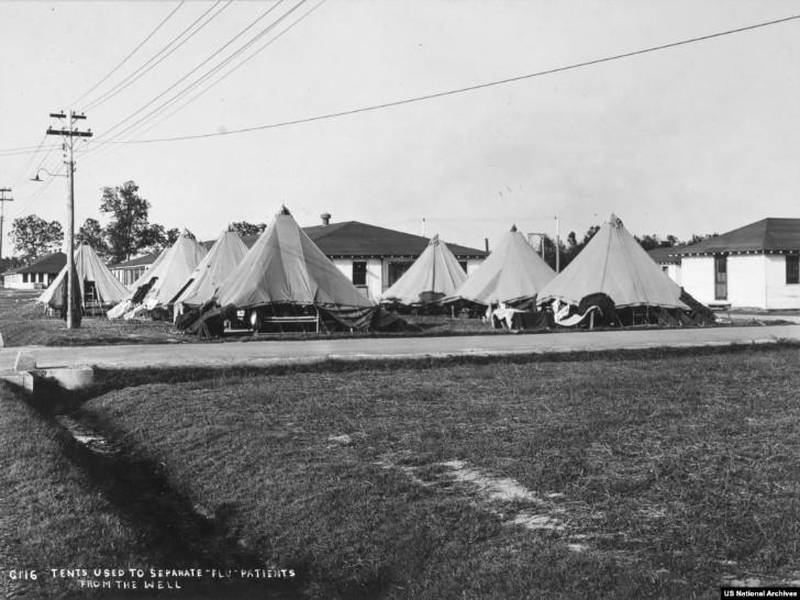 Các lều được sử dụng làm chỗ ở cho các bệnh nhân cúm ở bang Arkansas, Mỹ vào năm 1918.