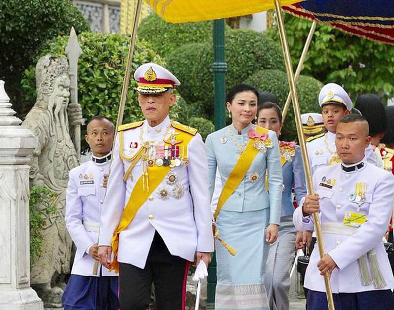 Vua Thái Lan cùng 20 thê thiếp tự thuê khách sạn hạng sang cách ly ở Đức - Ảnh 1.