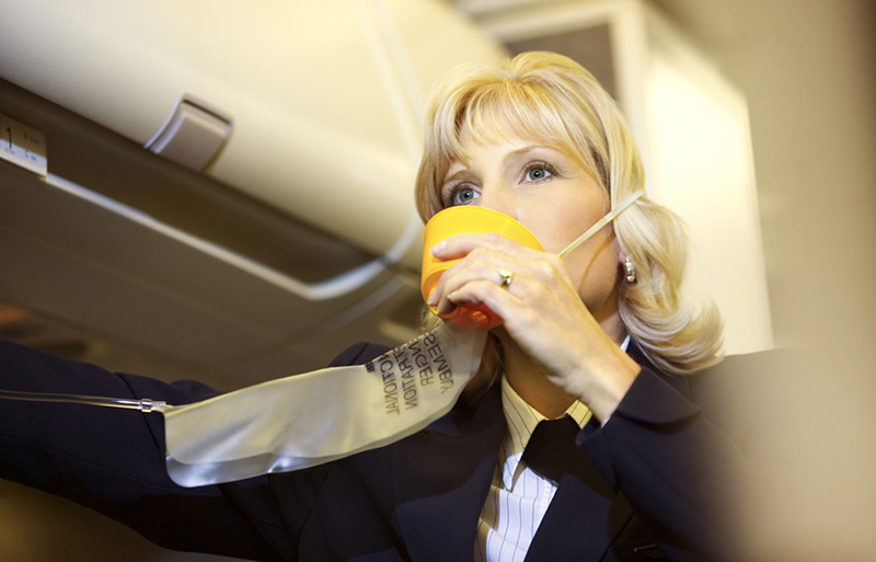 Bạn có thể bị đầu độc thần kinh, chết từ từ bởi không khí ô nhiễm trong cabin máy bay