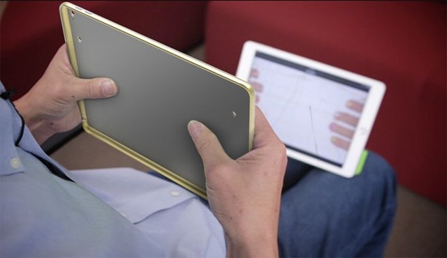 Vỏ bảo vệ biến mặt sau smartphone, tablet thành màn cảm ứng