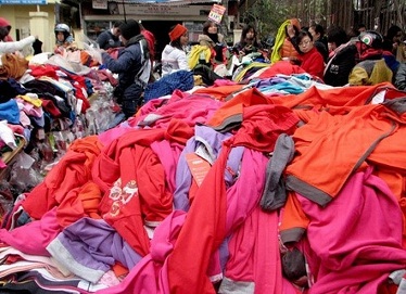 Hà Nội Nóng thị trường quần áo rét