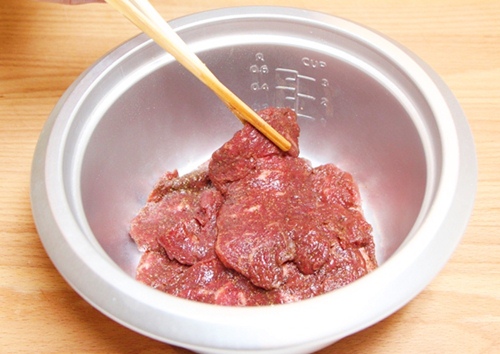 Cách làm thịt bò khô bằng nồi cơm điện siêu ngon