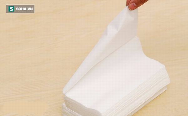 Sự thật ít biết về quá trình cho hóa chất vào giấy vệ sinh: Biết sớm để chọn mua đúng loại